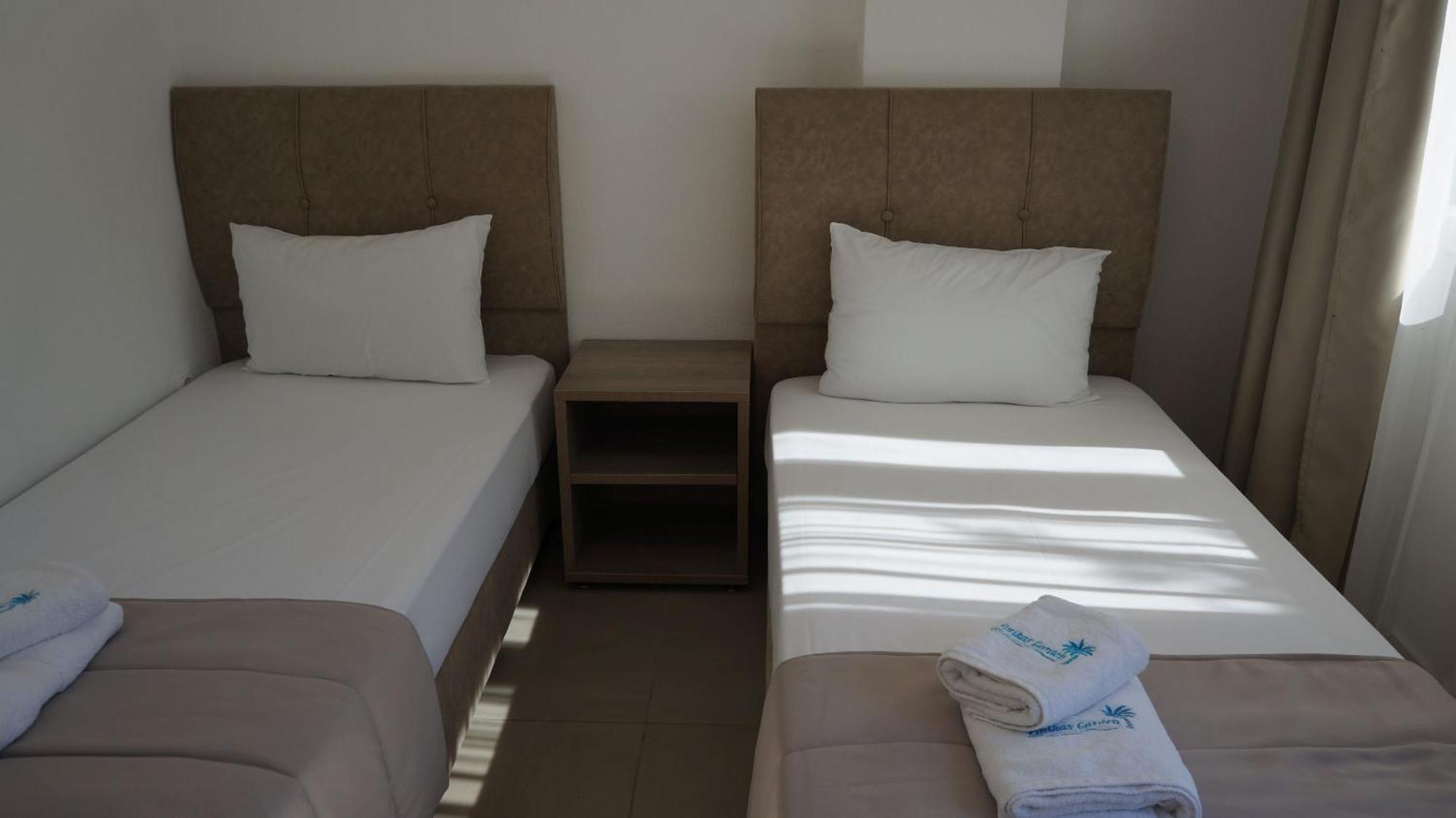 Finikas Garden Beach Resort Nikiti Exterior foto