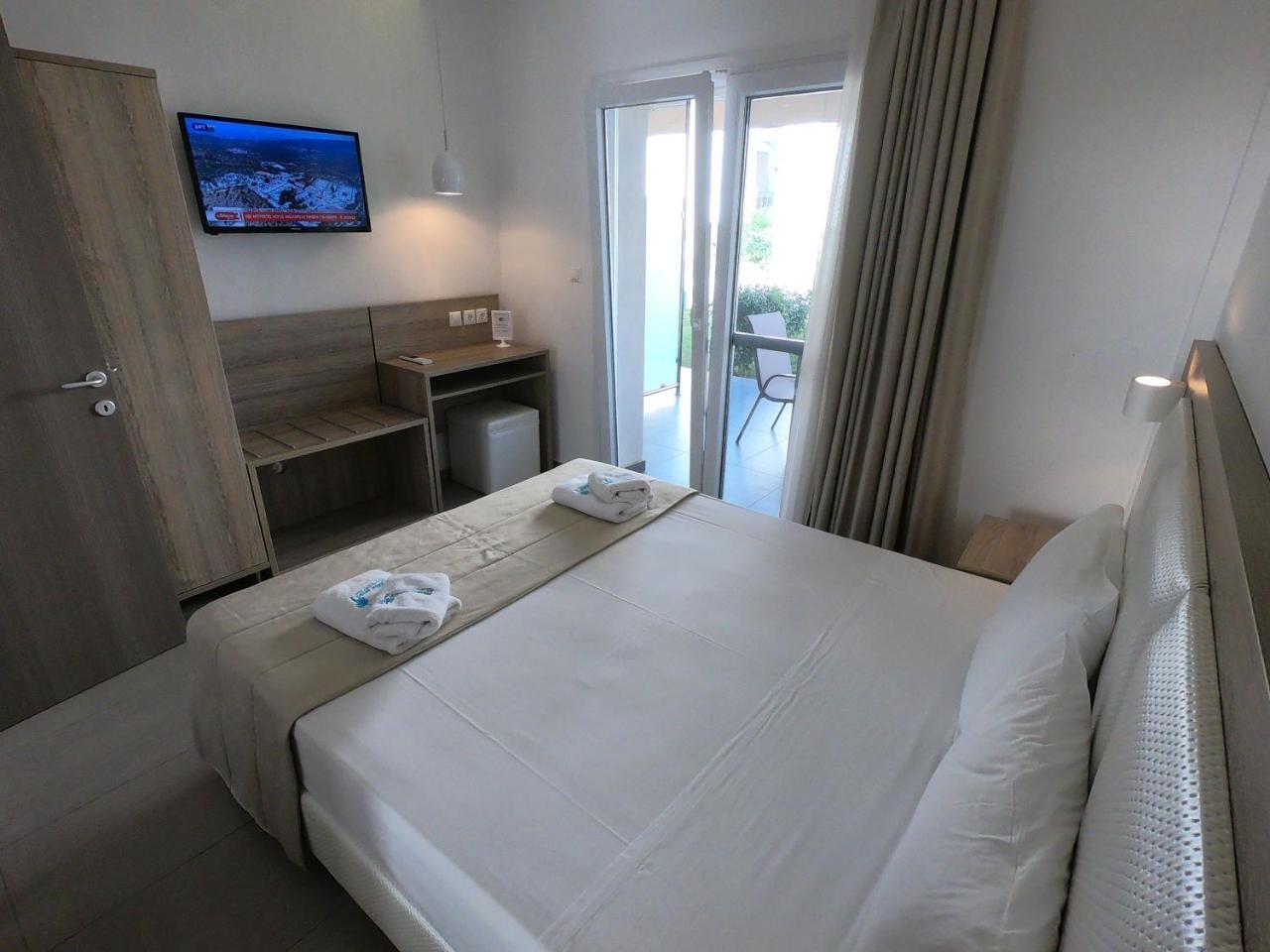 Finikas Garden Beach Resort Nikiti Exterior foto