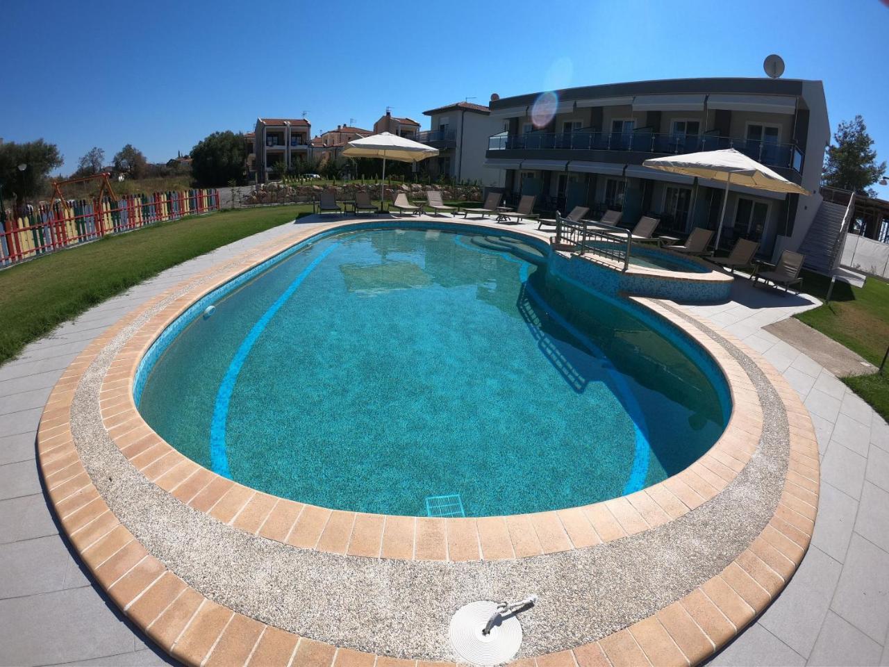 Finikas Garden Beach Resort Nikiti Exterior foto